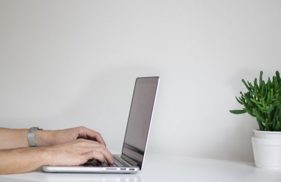 Używany czy nowy? Jak wybrać laptop