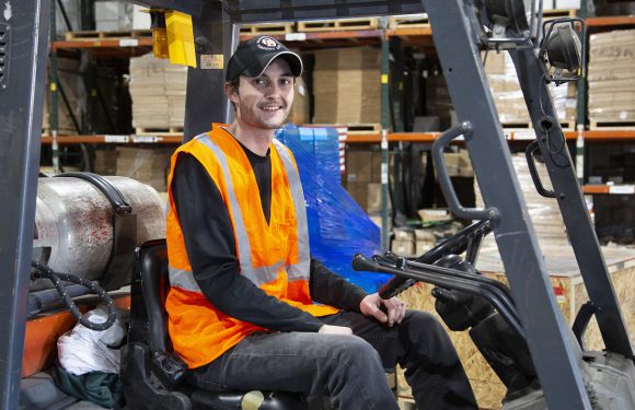 Kto potrzebuje wózków widłowych?