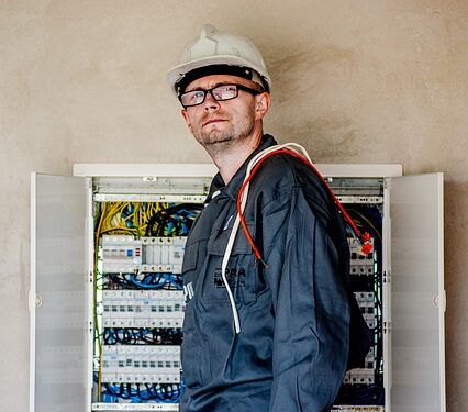 W którym kraju elektrycy mogą liczyć na najwyższe wynagrodzenie?