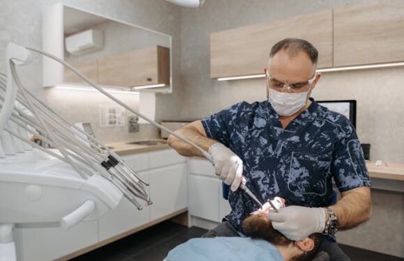 Leczenie chorób przyzębia: Najnowsze metody i technologie w periodontologii
