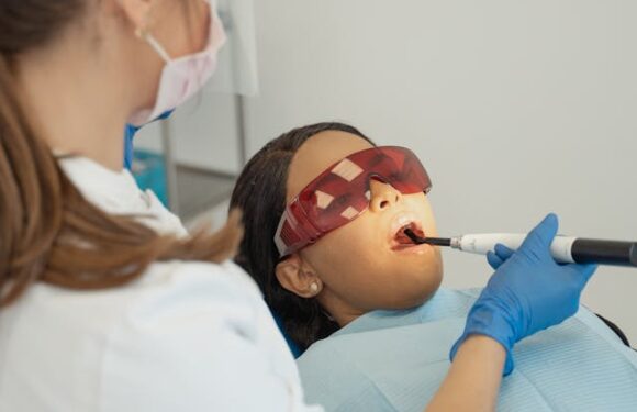 Zalecenia dotyczące pielęgnacji po wybielaniu zębów: jak utrzymać efekt?