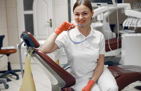 Jaką funkcję pełni błona śluzowa jamy ustnej?