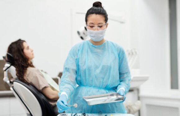 Zęby martwe – przyczyny, objawy i leczenie