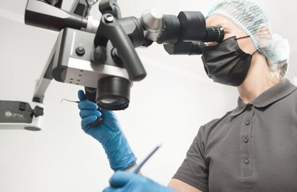 Jakie właściwości ma gutaperka stosowana w endodoncji?