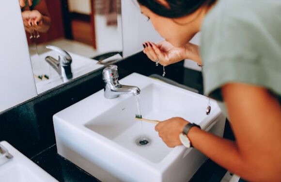 Jak powinna wyglądać pielęgnacja implantów zębowych?