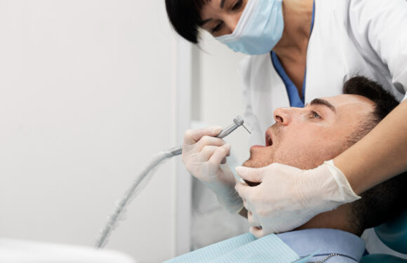 Jak długo goi się dziura po wyrwaniu ósemki?