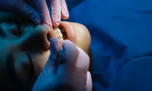 Jakie wady zgryzu można wyleczyć za pomocą aparatu Hassa?