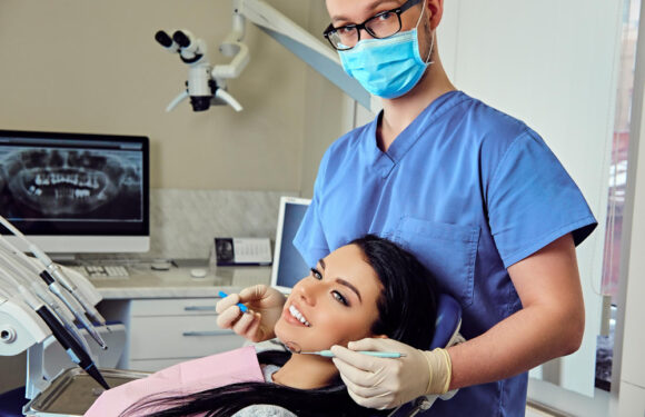 Wszczepienie implantów zębowych – ile wizyt?