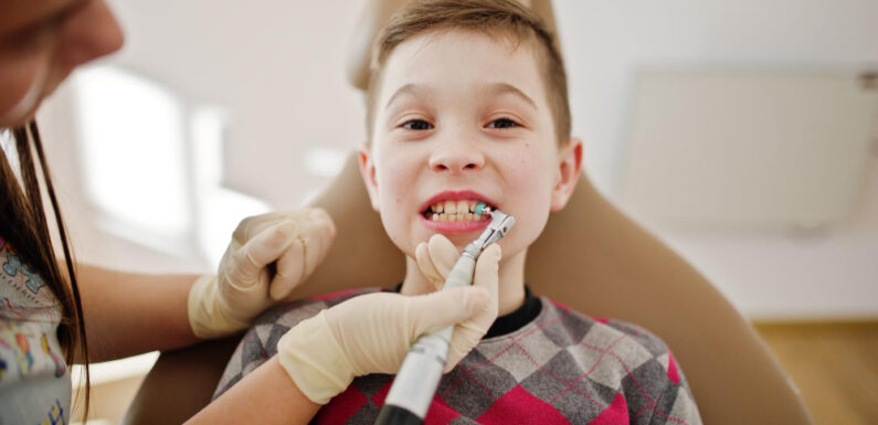 Co się dzieje, jeśli nie leczy się próchnicy w zębach mlecznych?