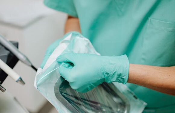 Jak działa proteza zębowa na zasuwach?