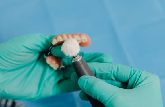 Protetyk stomatologiczny – jakie problemy rozwiązuje?