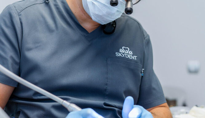 Ile wizyt potrzeba, aby wykonać bonding zębów?