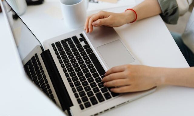 Jak dopasować rodzaj reklamy internetowej do branży?