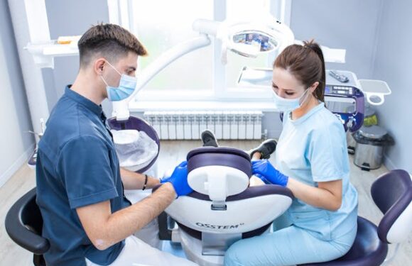 Odbudowa zęba na włóknie szklanym – na czym polega zabieg?