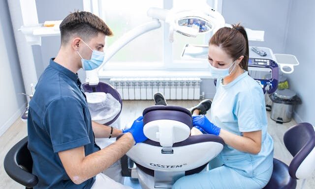 Odbudowa zęba na włóknie szklanym – na czym polega zabieg?