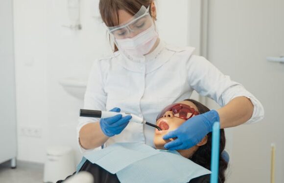 Czy odbudowa zęba na włóknie szklanym sprawdzi się w odcinku przednim?