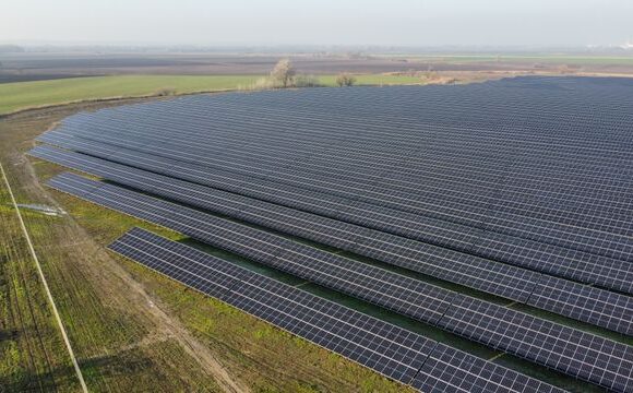 Jak duża instalacja fotowoltaiczna może powstać na terenie przedsiębiorstwa?